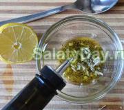 Grekisk sallad med balsamvinäger - recept Krydda grekisk sallad med solrosolja